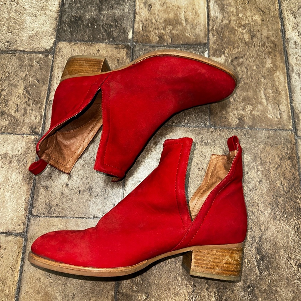 Jeffrey Campbell Suede Red Leather ankle boot sz 40